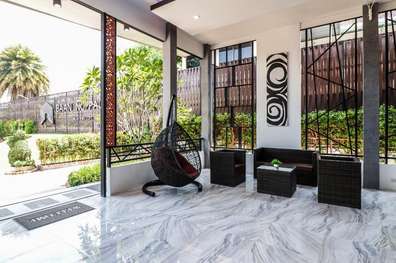 Отель Baan Noppadol Hua Hin Loft Экстерьер фото