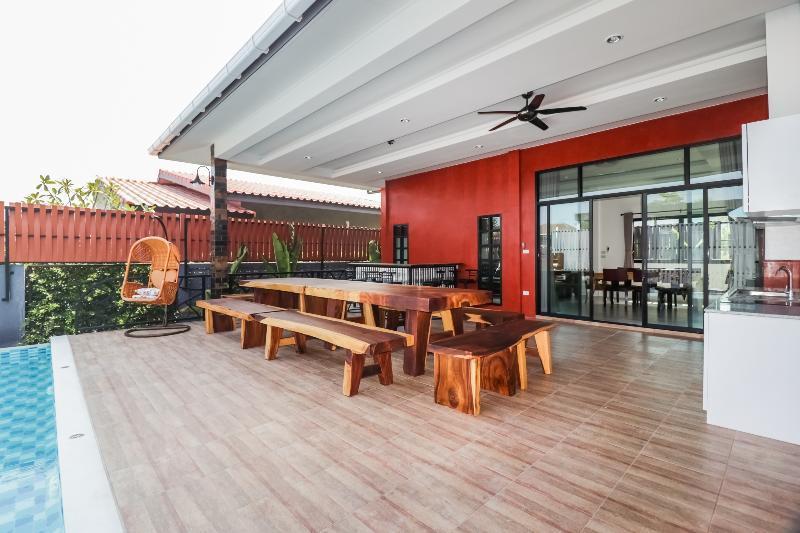 Отель Baan Noppadol Hua Hin Loft Экстерьер фото